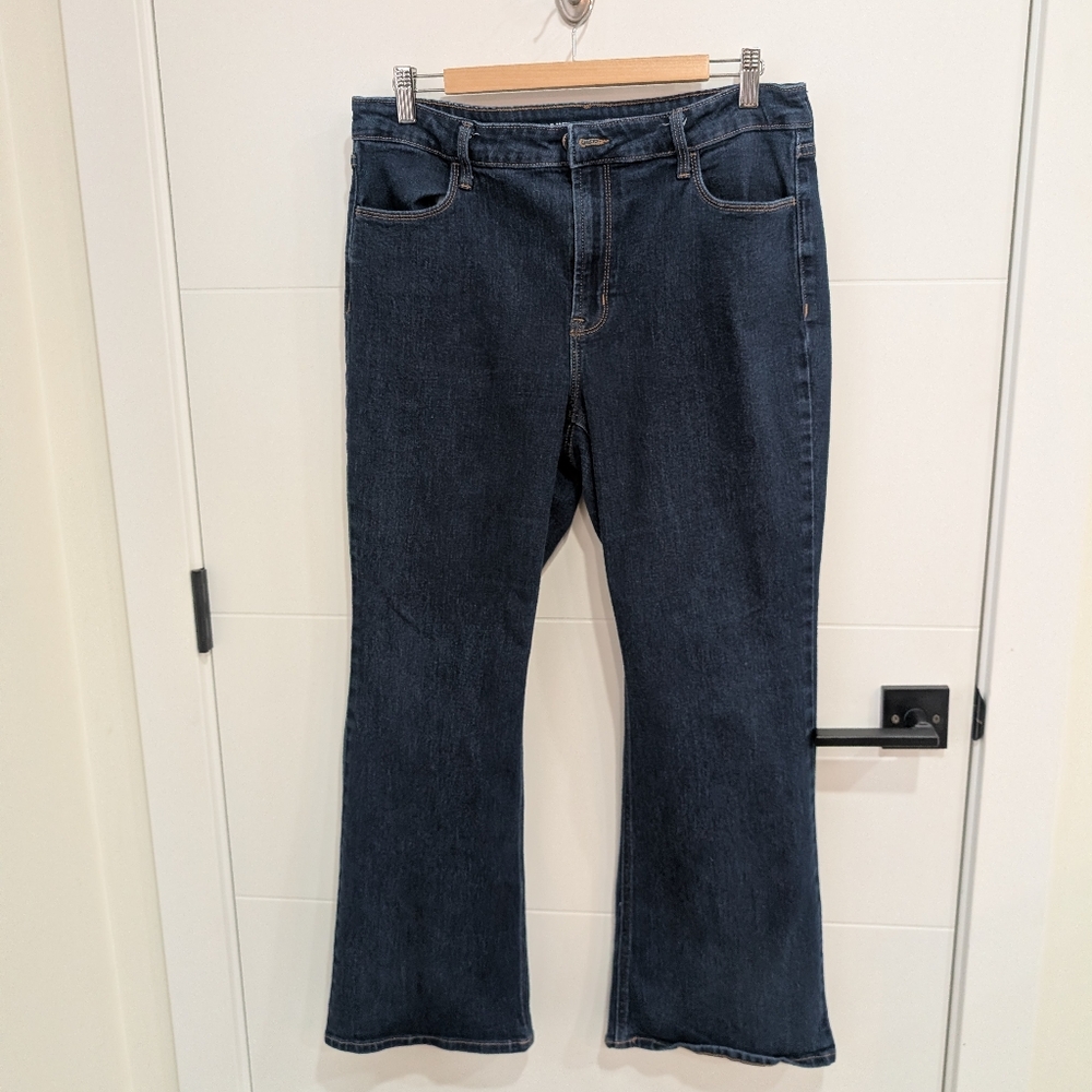 Old Navy WOW High Rise Flare Jeans Dark Wash Size 14